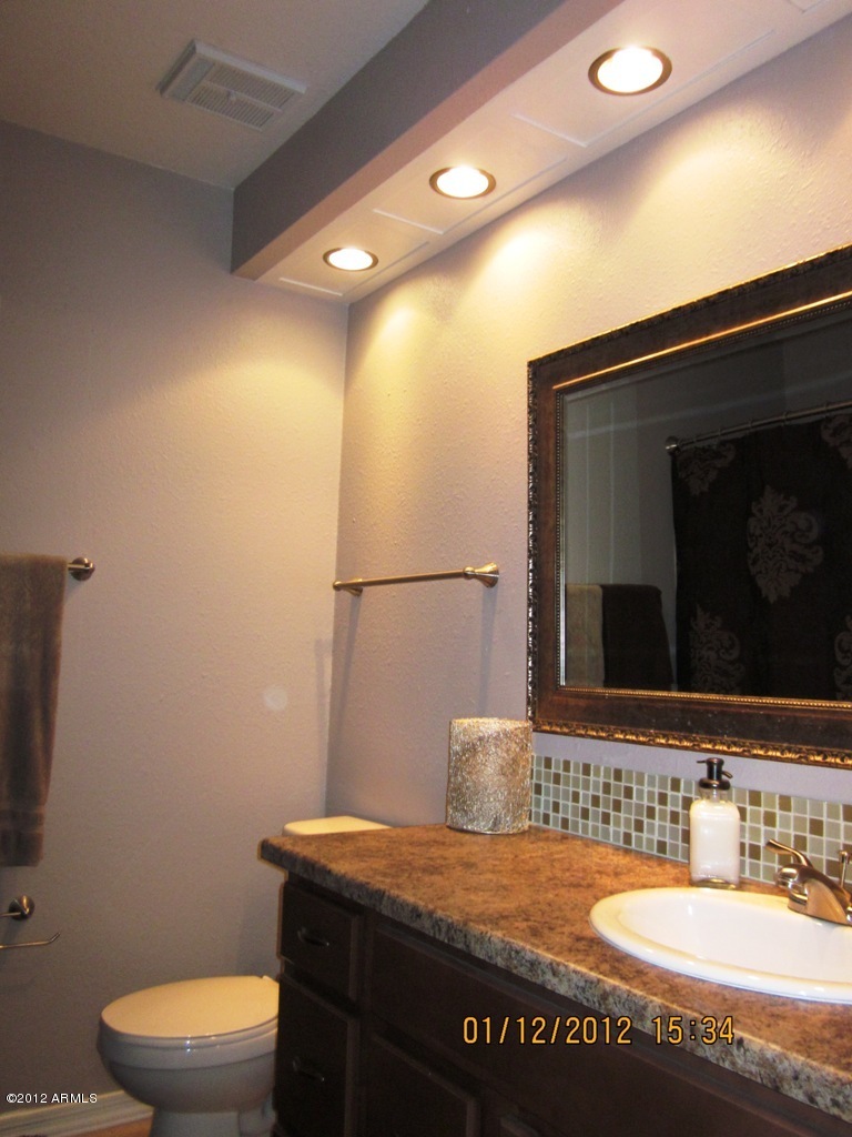 747 South Ext Road, Unit 122 Mesa, AZ 85210 - Photo 12 of 16 Master Bath Vanity