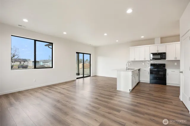 $337,000 | 601 Lot 9 Dorsing Street, Unit A, Moses Lake, WA 98837