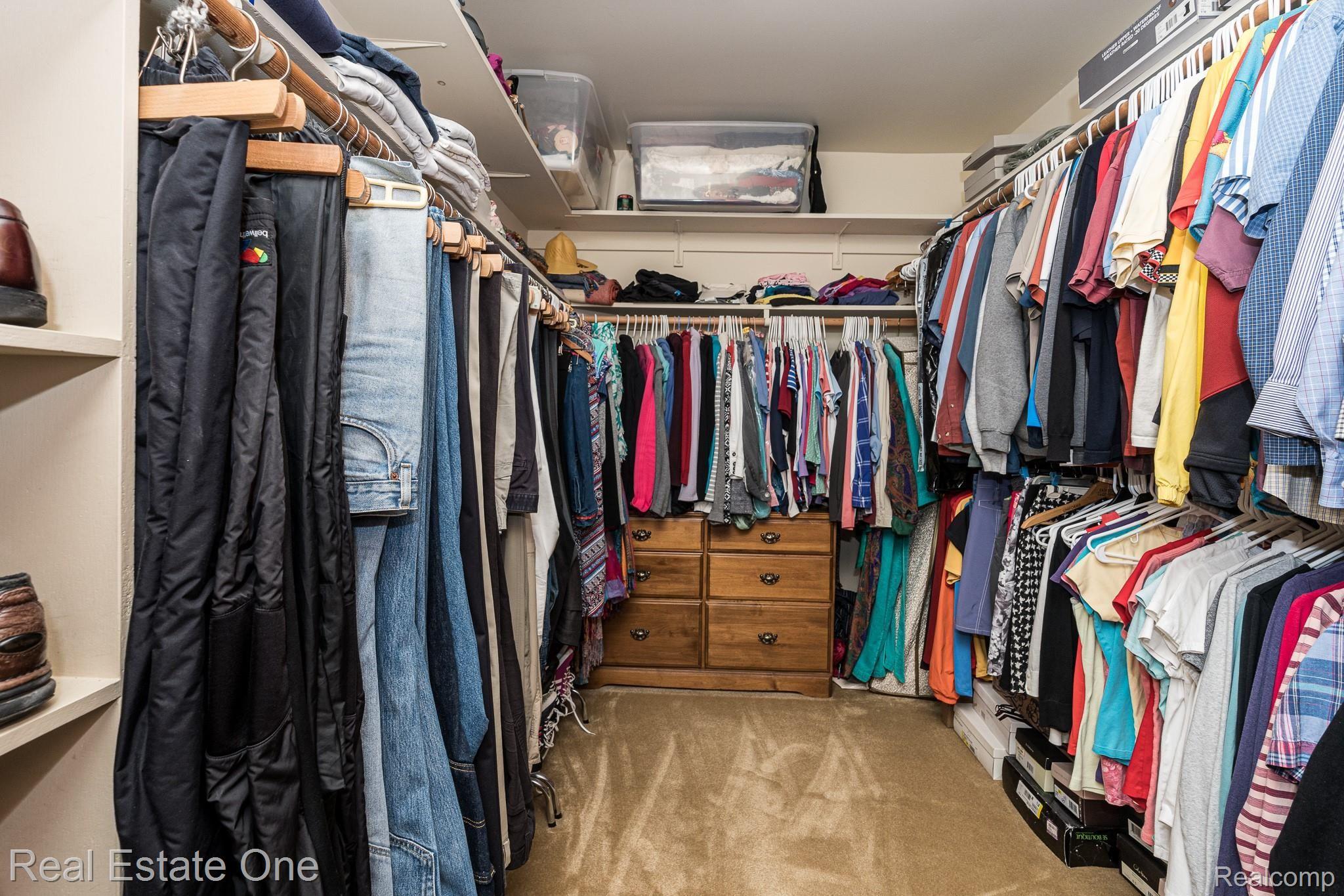 3449 Summit Ridge Drive Rochester, MI 48306 - Photo 26 of 44 Master Closet