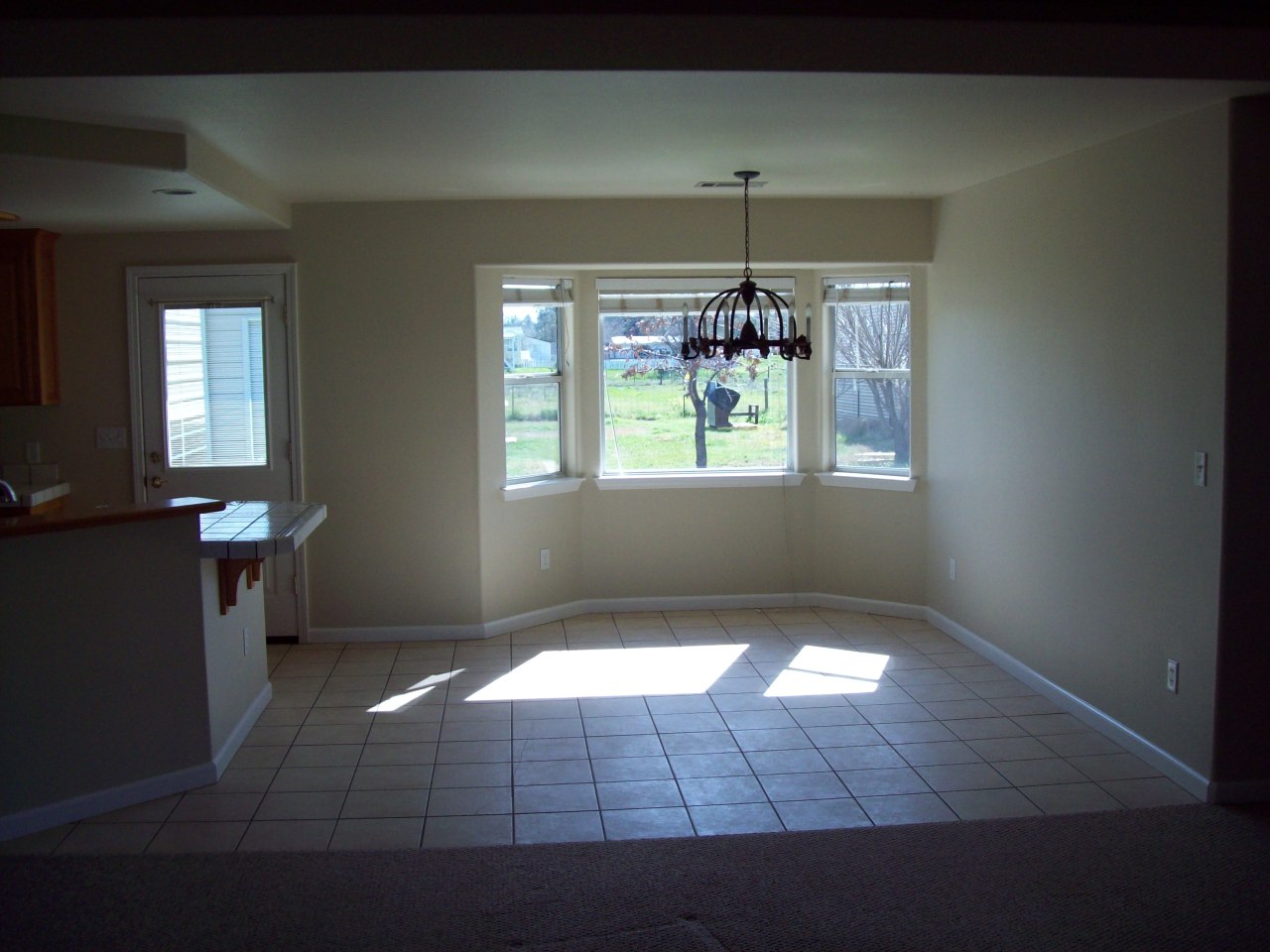 17201 Olinda Road Anderson, CA 96007 - Photo 3 of 11 Open Dining Room