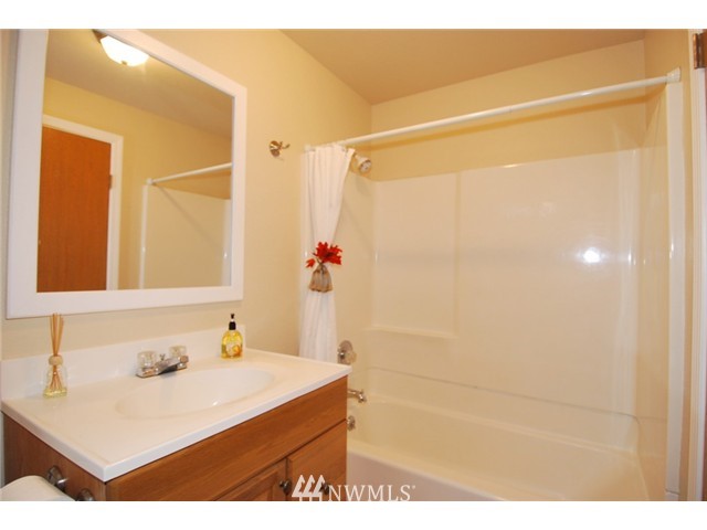 2370 East Phillips Lake Loop Road Shelton, WA 98584 - Photo 11 of 15 Gallery Image 11