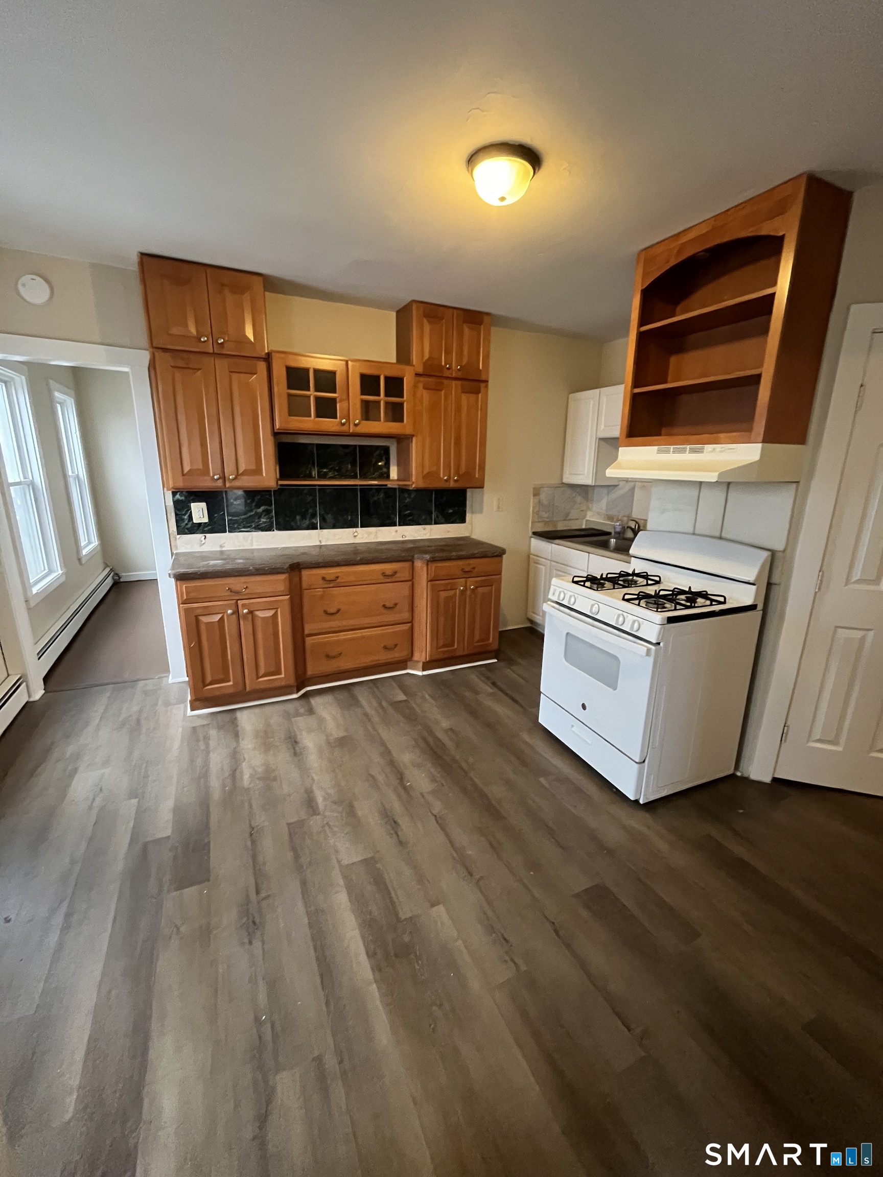 33 Dewey Street New Britain, CT 06051 - Photo 4 of 8