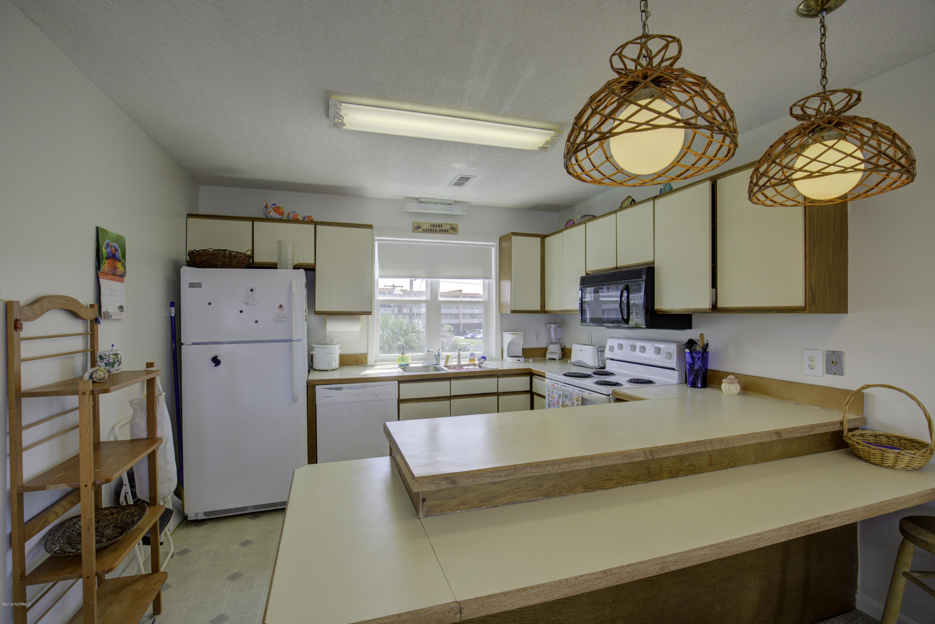1859 New River Inlet Road North Topsail Beach, NC 28460 - Photo 14 of 35 1859 New River Inlet Road - Interiors -_