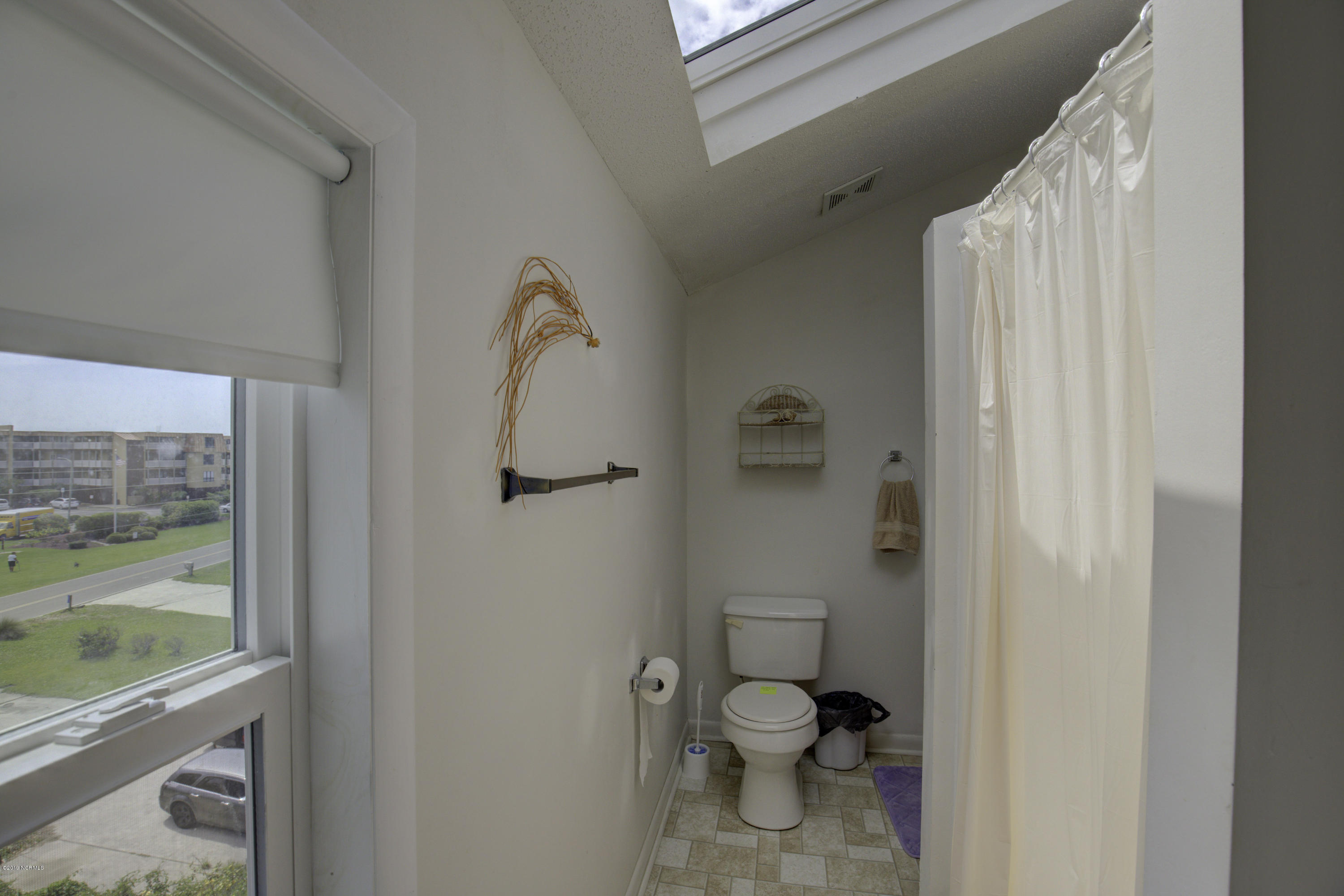 1859 New River Inlet Road North Topsail Beach, NC 28460 - Photo 10 of 35 1859 New River Inlet Road - Interiors -_