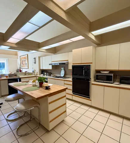 $5,000 | 253 North Kavenish Drive, Rancho Mirage, CA 92270