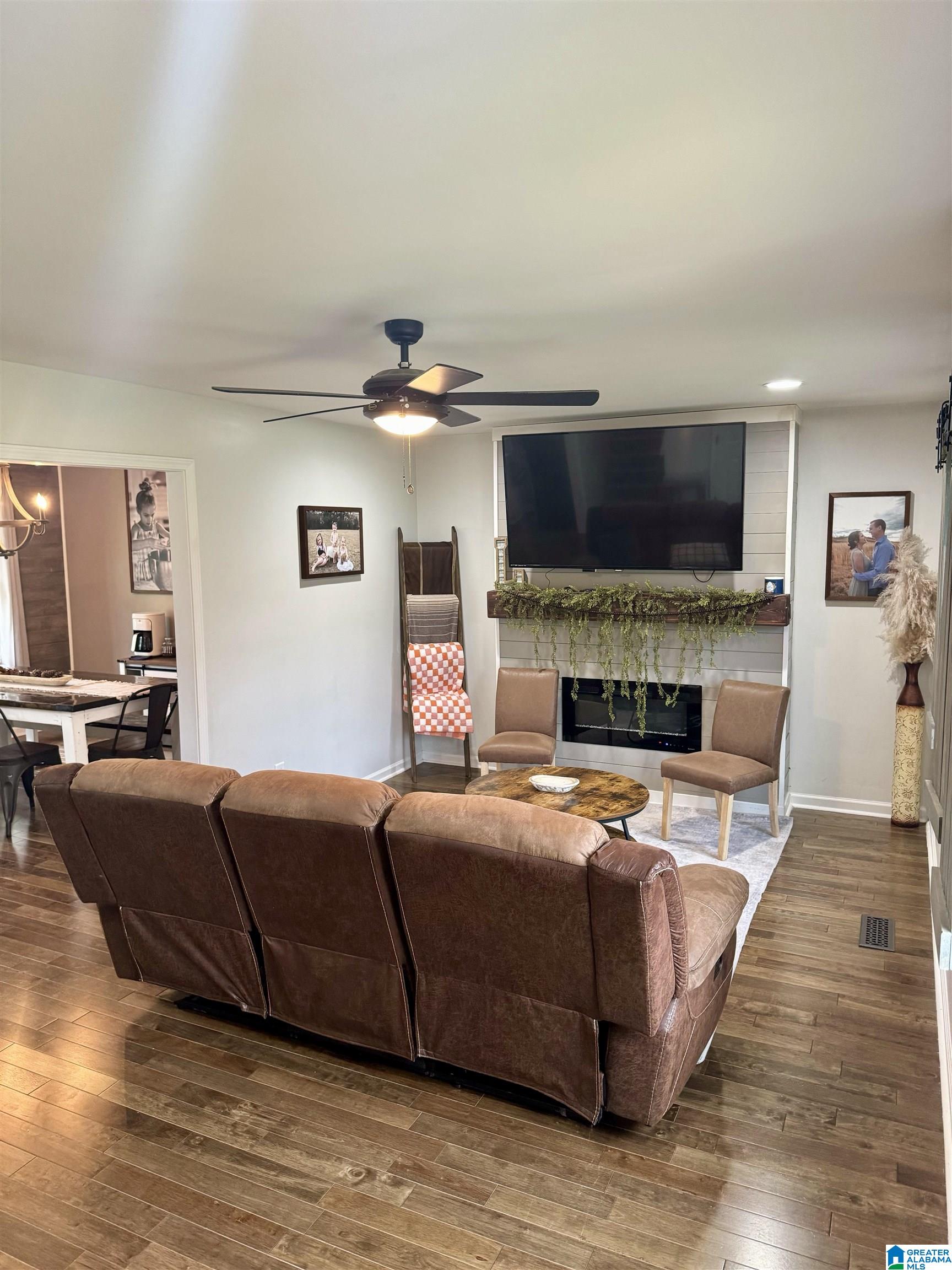 612 10th Street Southwest Alabaster, AL 35007 - Photo 2 of 22