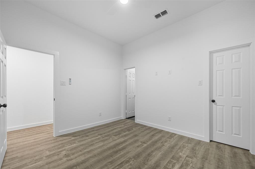 1315 Oneal Street, Unit B Commerce, TX 75428 - Photo 8 of 17 a view of an empty room