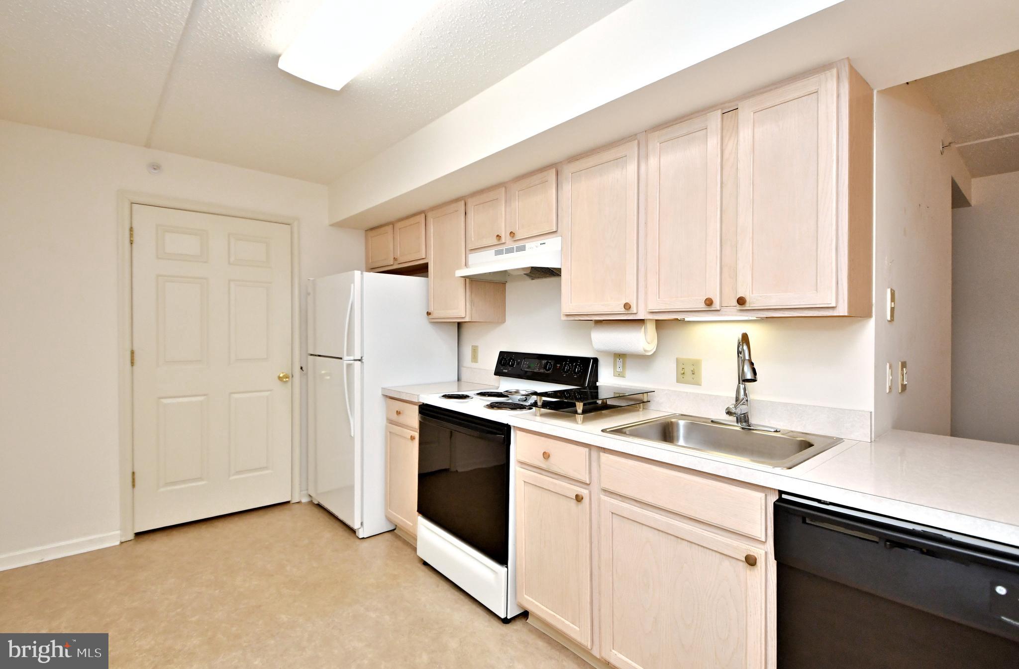 219 Brandon Road Eagleville, PA 19403 - Photo 10 of 28 Kitchen