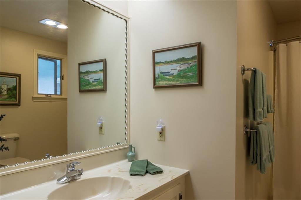 77 Spar Cove Road Freeport, ME 04032 - Photo 17 of 34 First Floor Full Bath #2.