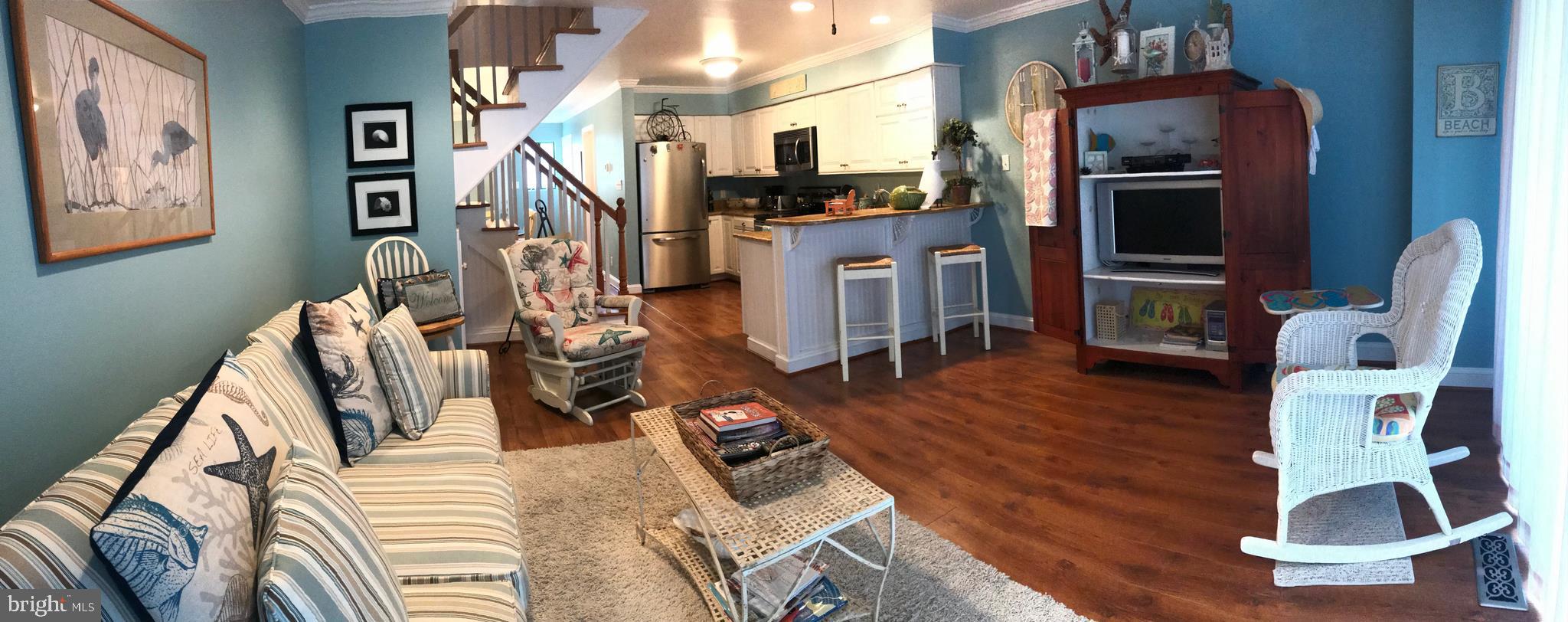 LIVING ROOM/KITCHEN