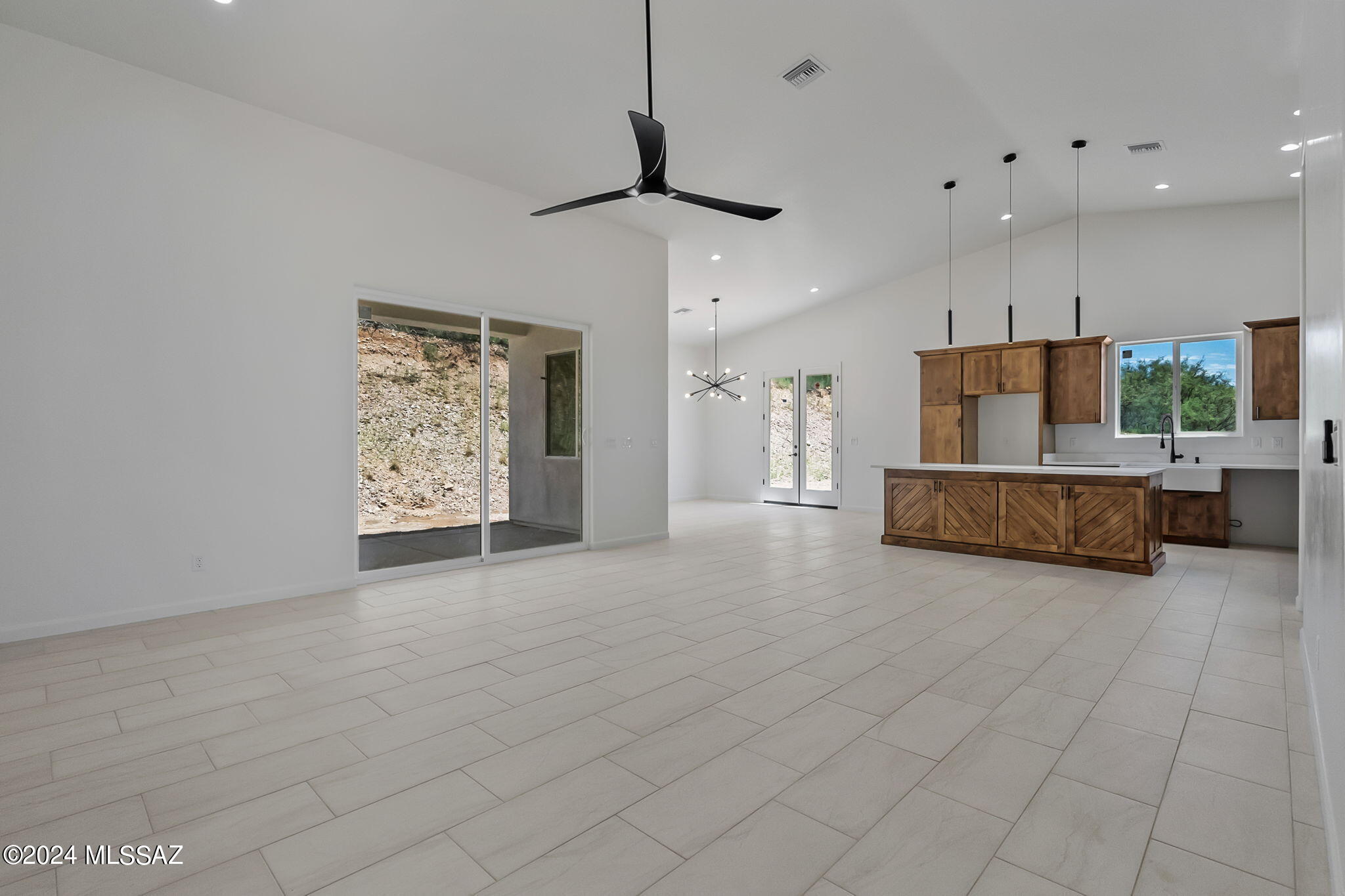 1031 Pino Court Rio Rico, AZ 85648 - Photo 10 of 32 Gallery Image 10