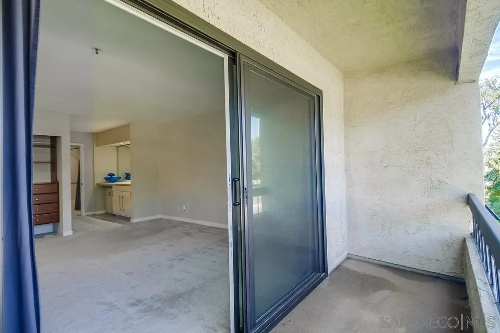 5645 Friars Road, Unit 363 San Diego, CA 92110 - Photo 39 of 74 an empty room and a bathroom