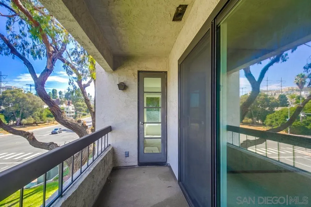 5645 Friars Road, Unit 363 San Diego, CA 92110 - Photo 40 of 74 a view of an entryway