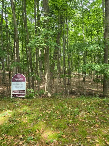 $220,000 | 8 East Springhill Drive, Hesperia, MI 49421