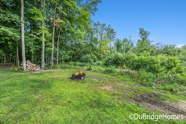 $220,000 | 8 East Springhill Drive, Hesperia, MI 49421