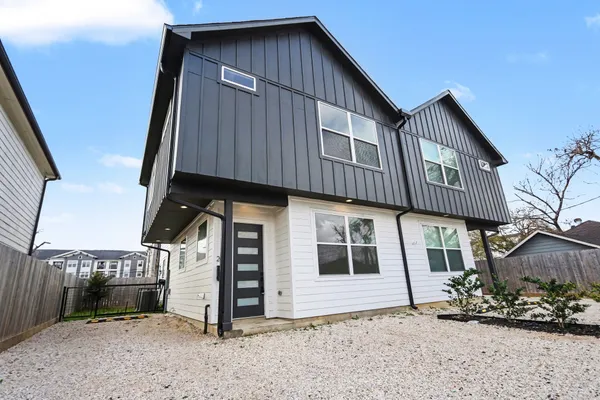 $1,095,000 | 203 Danna Lane, Houston, TX 77009