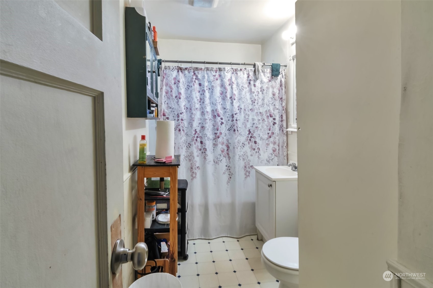 108 Oak Street Bremerton, WA 98310 - Photo 14 of 25 a bathroom with a toilet and a shower