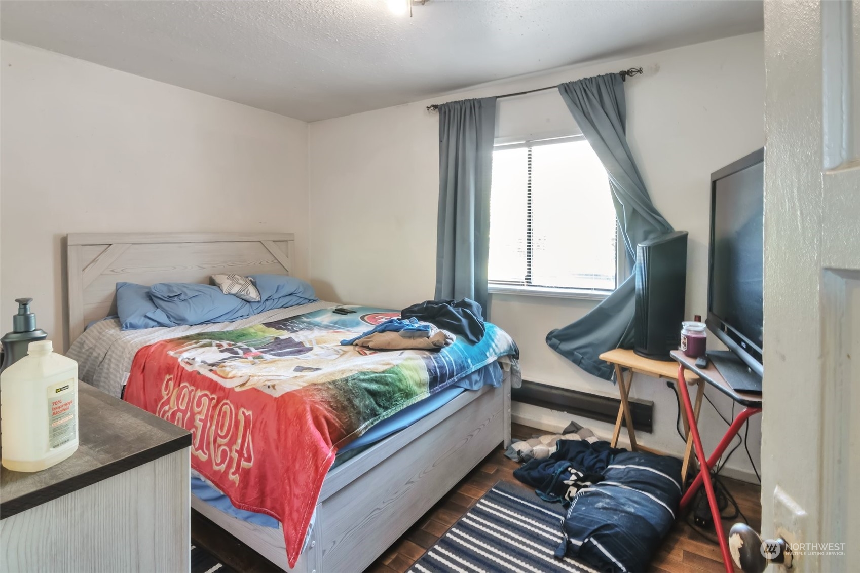 108 Oak Street Bremerton, WA 98310 - Photo 5 of 25 a bedroom with a bed and a window