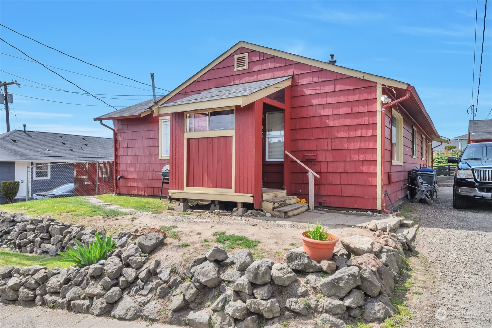 108 Oak Street Bremerton, WA 98310 - Photo 9 of 25 a front view of a house with a yard