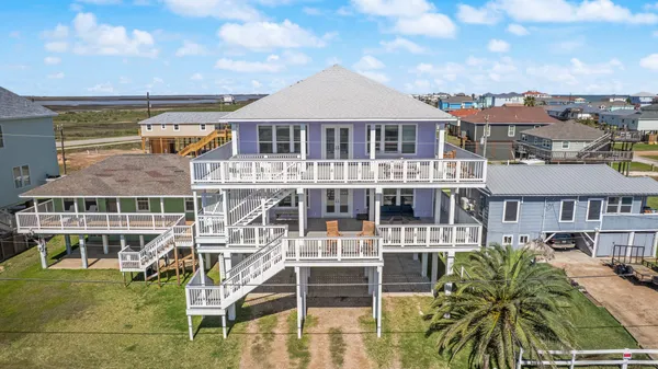 $699,900 | 310 Coral Court, Surfside Beach, TX 77541