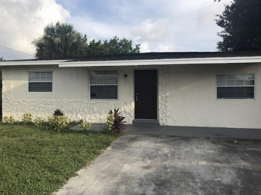 1373 West 34th Street Riviera Beach, FL 33404 - Photo 3 of 7 1F699937-6670-4C1A-926F-7D905C6E9CB2
