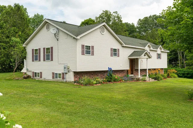 $699,900 | 5 Malagash Road, Reading, VT 05153