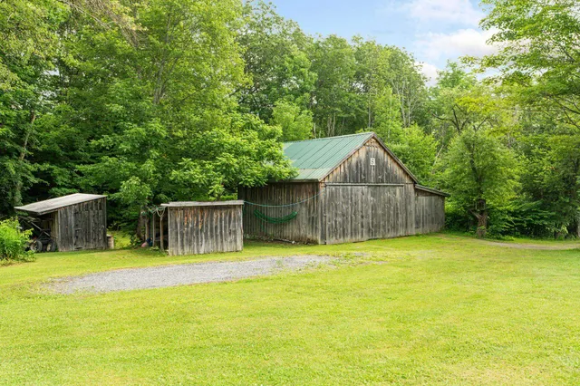 $699,900 | 5 Malagash Road, Reading, VT 05153