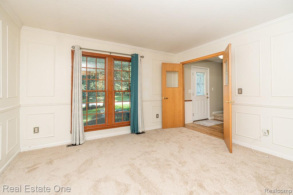 1377 Barneswood Lane Rochester, MI 48306 - Photo 10 of 39 1377 Barneswood_MLS-014 - Copy.jpg