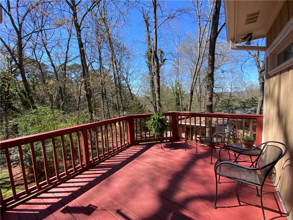 4 Wayne Street Rome, GA 30165 - Photo 45 of 51 a balcony with wooden floor