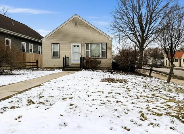$235,000 | 2201 South 73rd Street, West Allis, WI 53219