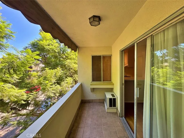 $2,580 | 5625 North Sumner Way, Unit 212, Culver City, CA 90230