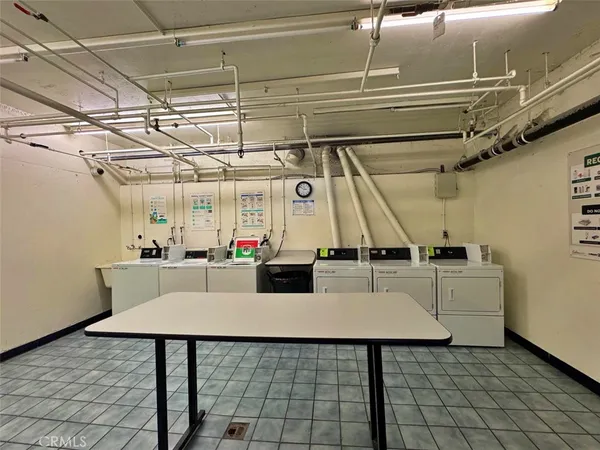 $2,580 | 5625 North Sumner Way, Unit 212, Culver City, CA 90230