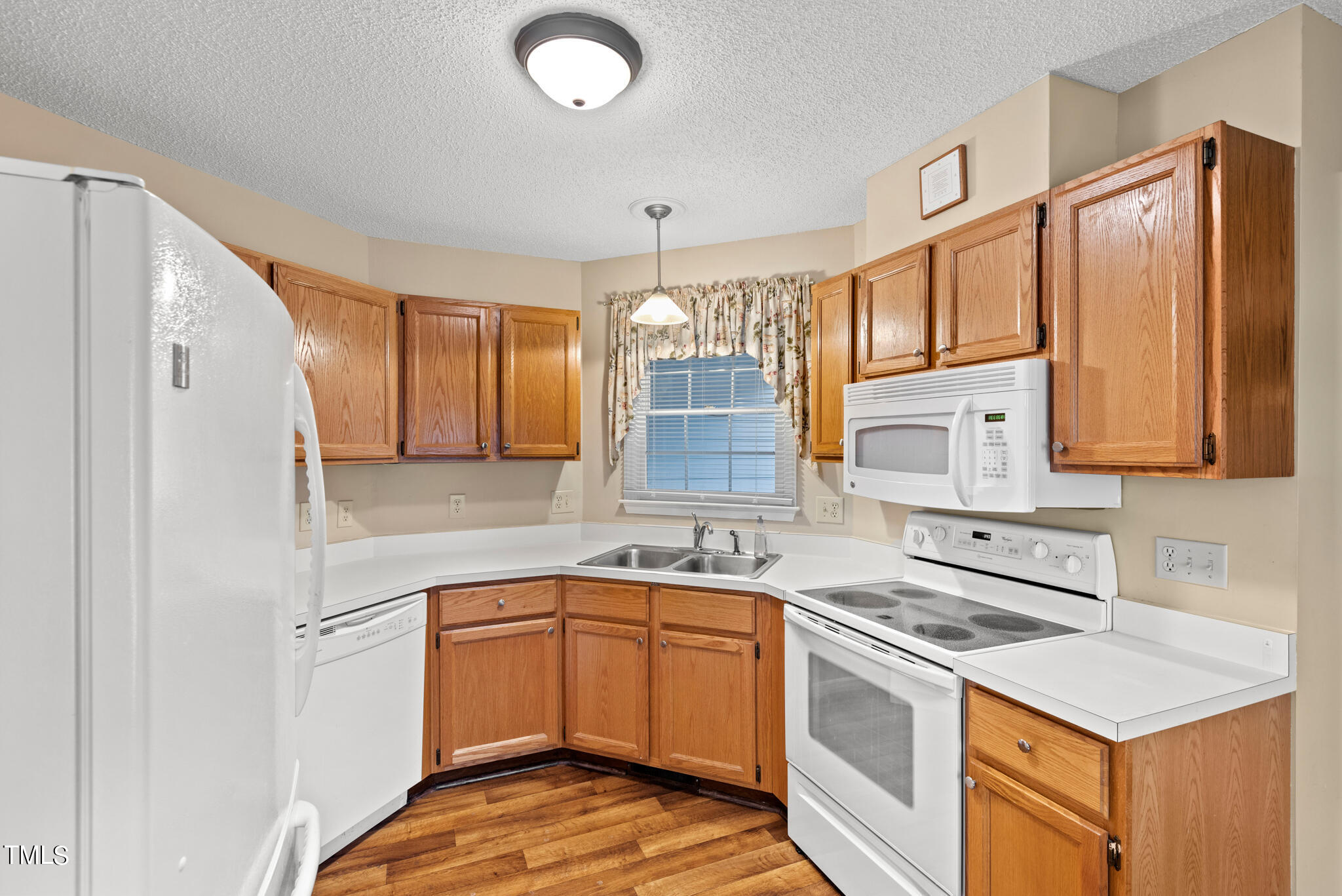 4532 Birmingham Way Raleigh, NC 27604 - Photo 11 of 23 DSC_0246