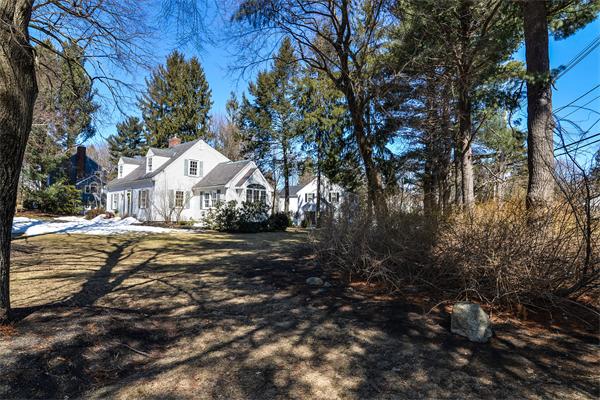 3 Upwey Road Wellesley, MA 02481 - Photo 2 of 22 Gallery Image 2
