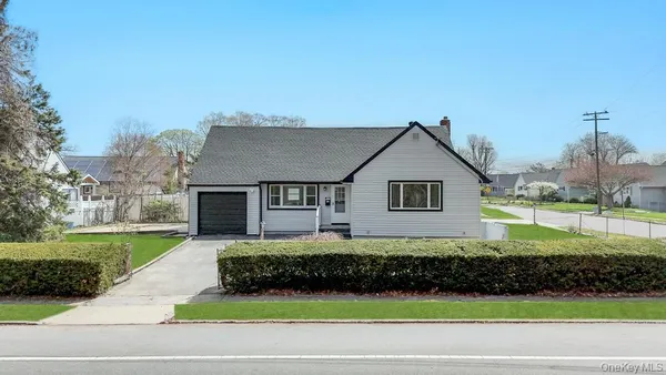 $825,000 | 207 August Road, North Babylon, NY 11703