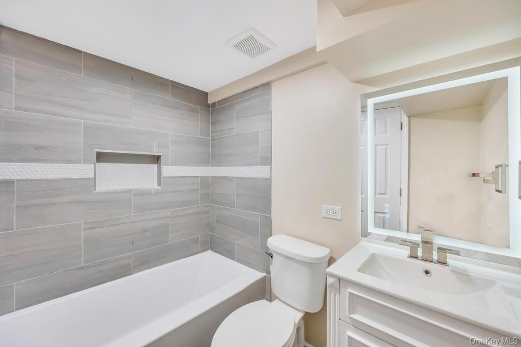 207 August Road North Babylon, NY 11703 - Photo 17 of 22