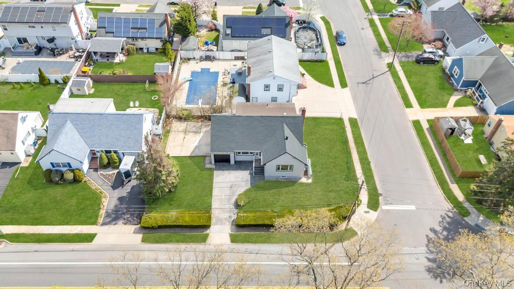 207 August Road North Babylon, NY 11703 - Photo 2 of 22