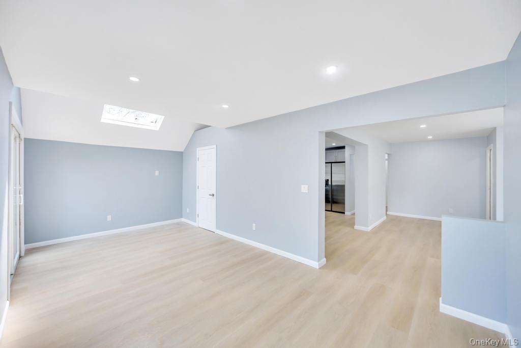 207 August Road North Babylon, NY 11703 - Photo 5 of 22