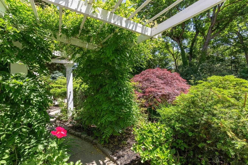 20 Woodholm Road Manchester, MA 01944 - Photo 39 of 42