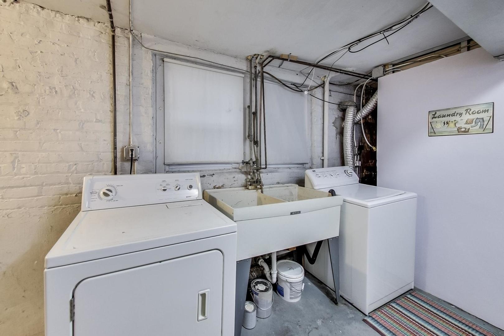 6522 28th Street Berwyn, IL 60402 - Photo 42 of 45 a utility room with dryer and washer
