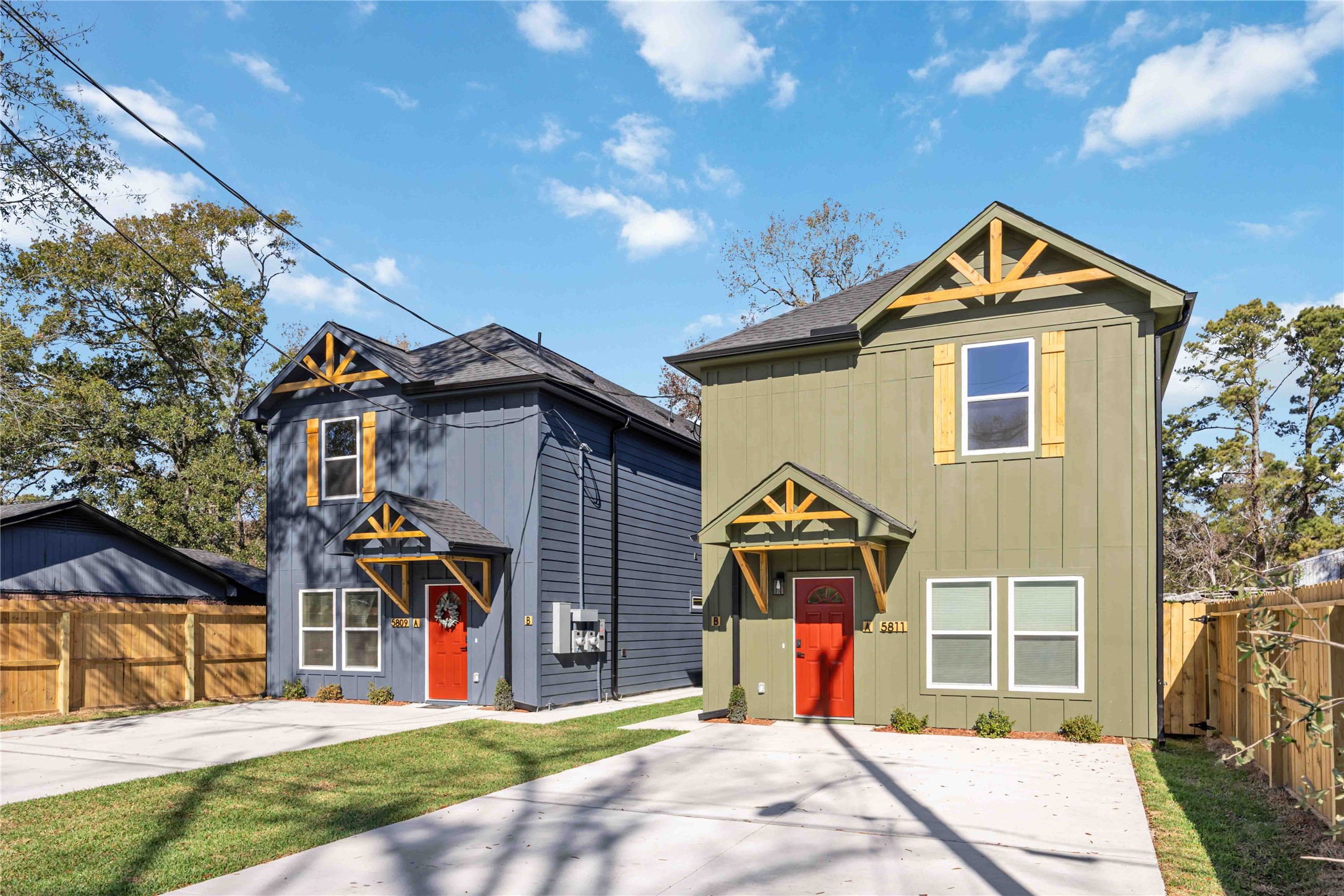 Welcome to this stunning new construction duplex. Double the doors! Double the​​‌​​​​‌​​‌‌​‌‌​​‌​​​​‌​​​‌‌​‌‌‌ opportunities!