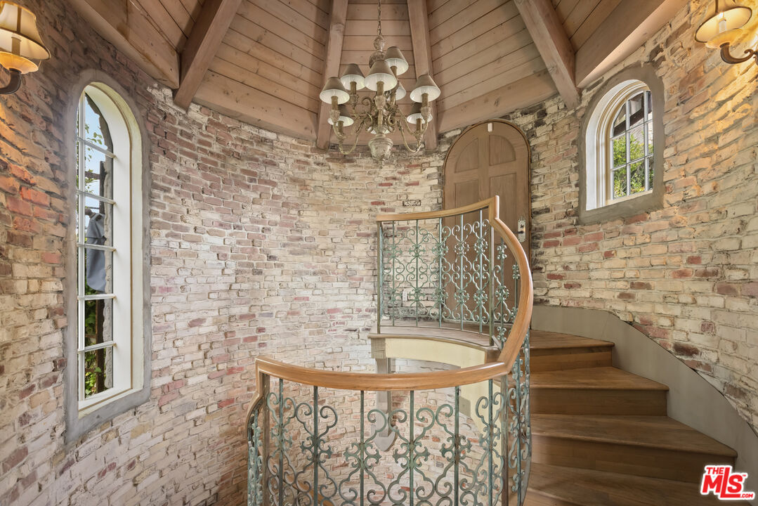 1041 Somera Road Los Angeles, CA 90077 - Photo 28 of 40