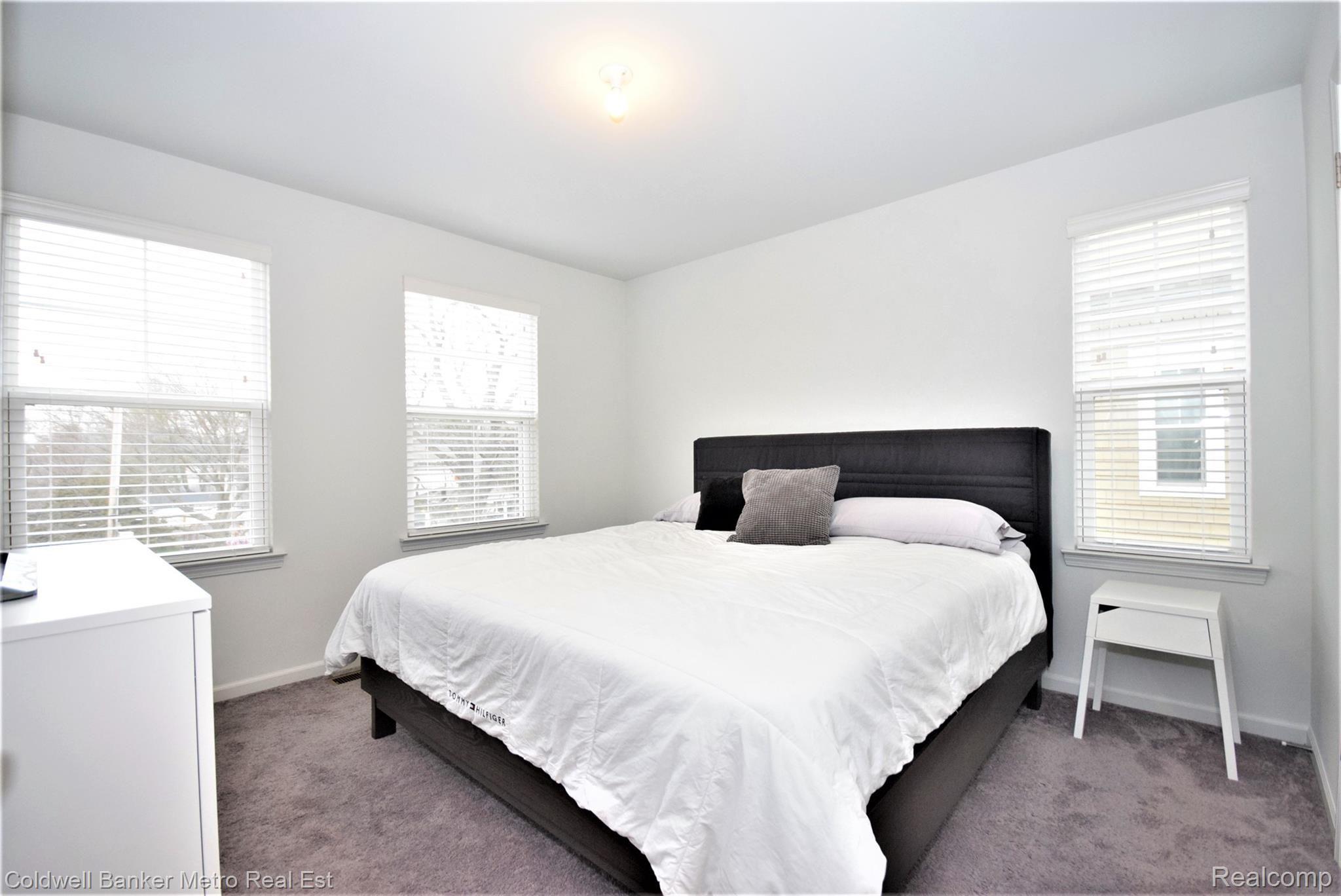 3522 South Rochester Road Royal Oak, MI 48073 - Photo 21 of 35 Large master bedroom