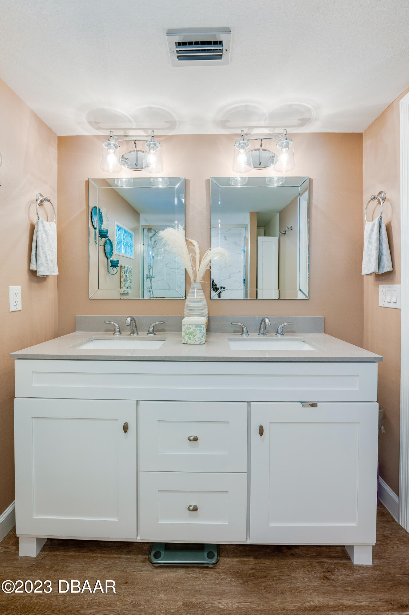 637 Ruth Street Port Orange, FL 32129 - Photo 15 of 33 Primary Bathroom
