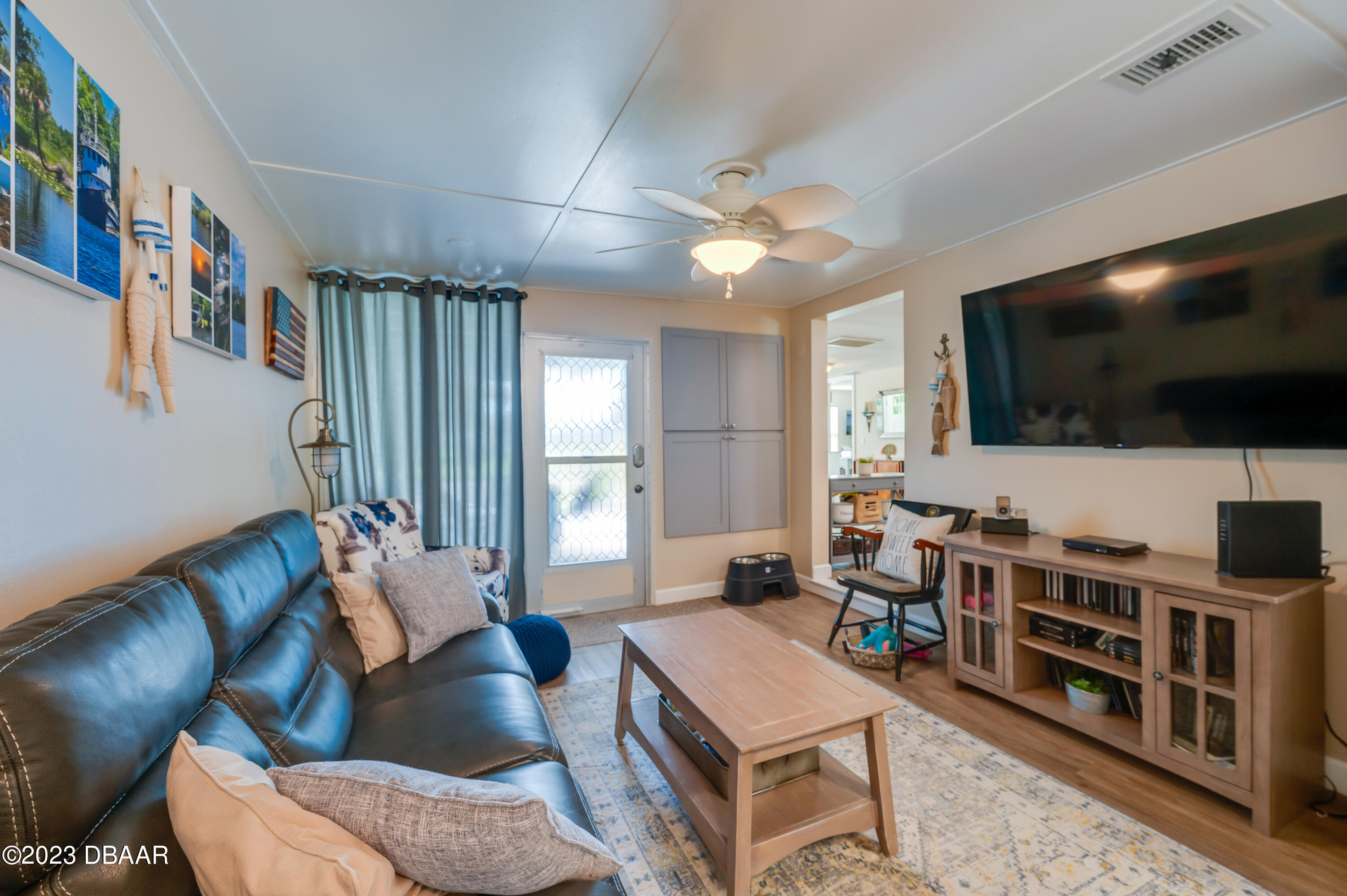 637 Ruth Street Port Orange, FL 32129 - Photo 5 of 33 Living Room