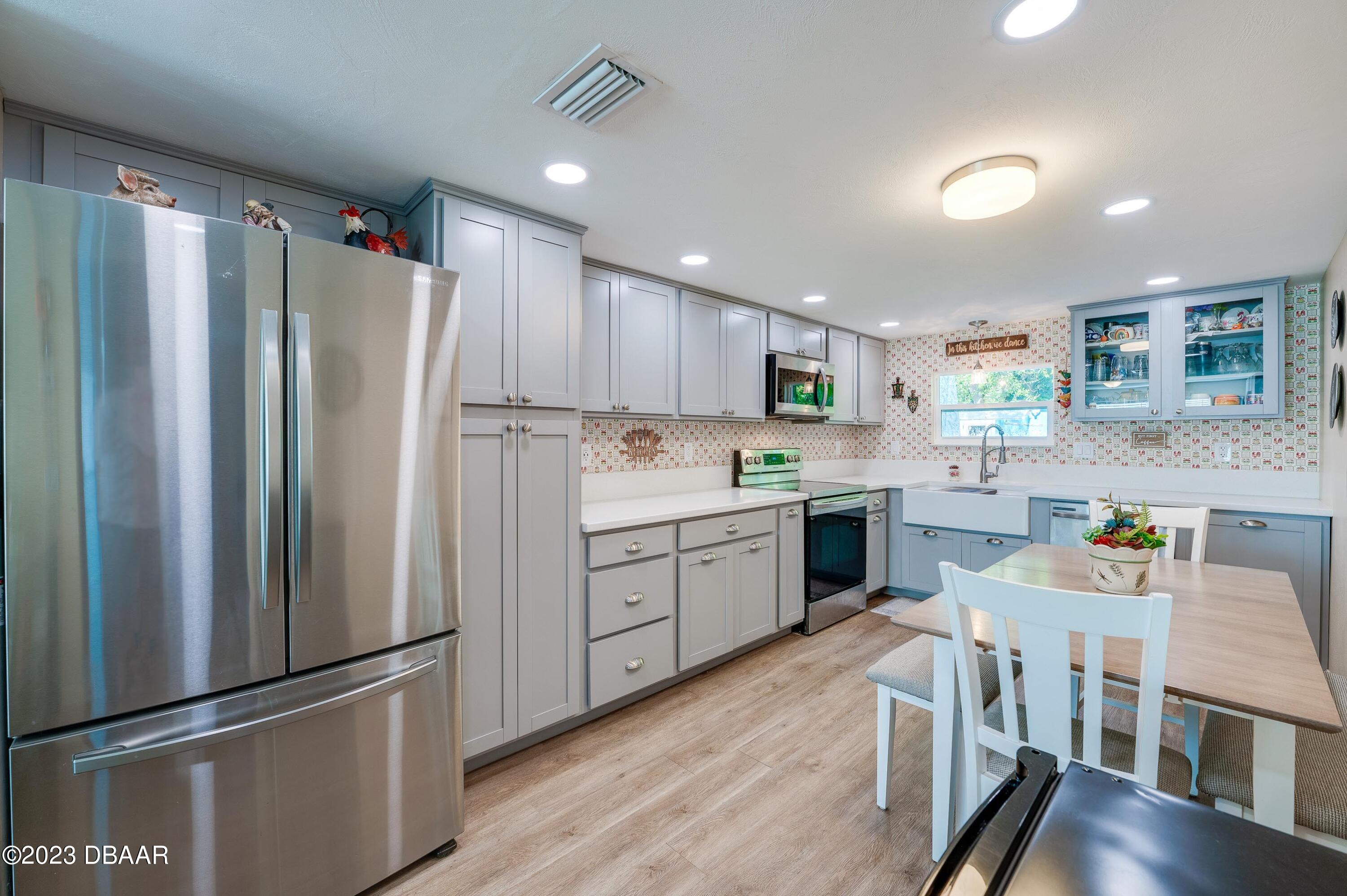 637 Ruth Street Port Orange, FL 32129 - Photo 9 of 33 Kitchen