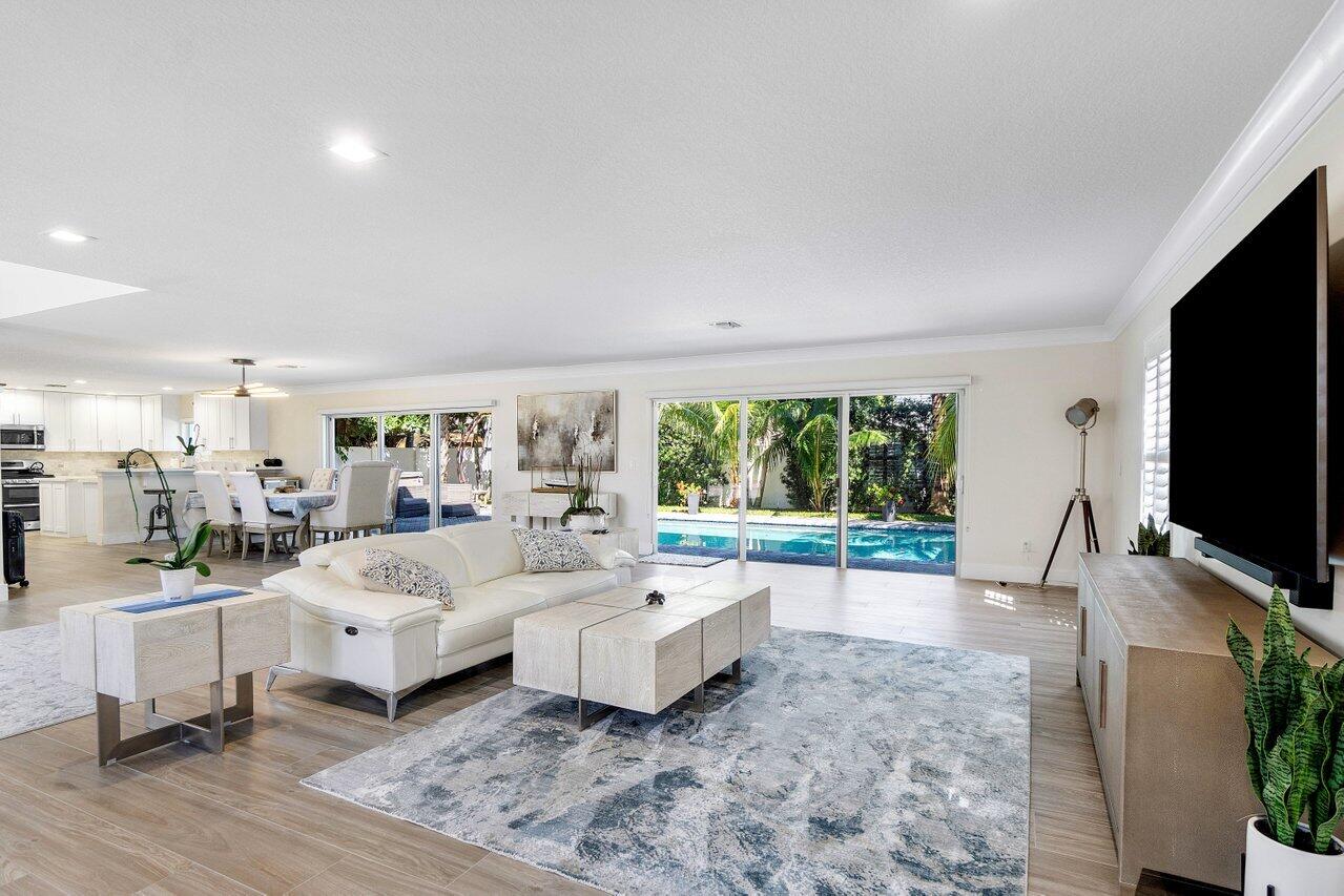 769 Northwest 7th Street Boca Raton, FL 33486 - Photo 9 of 27 008-769Northwest7thStreet-BocaRaton-FL-3