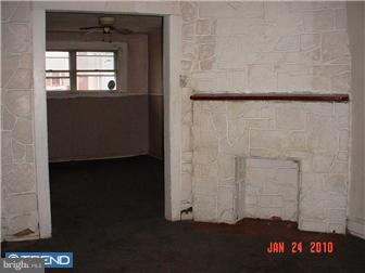 708 Copley Road Upper Darby, PA 19082 - Photo 3 of 12 Living Room