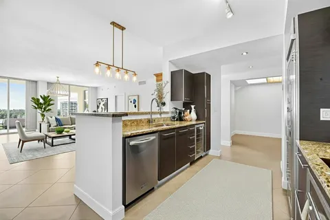 $999,000 | 550 Okeechobee Boulevard, Unit 623, West Palm Beach, FL 33401