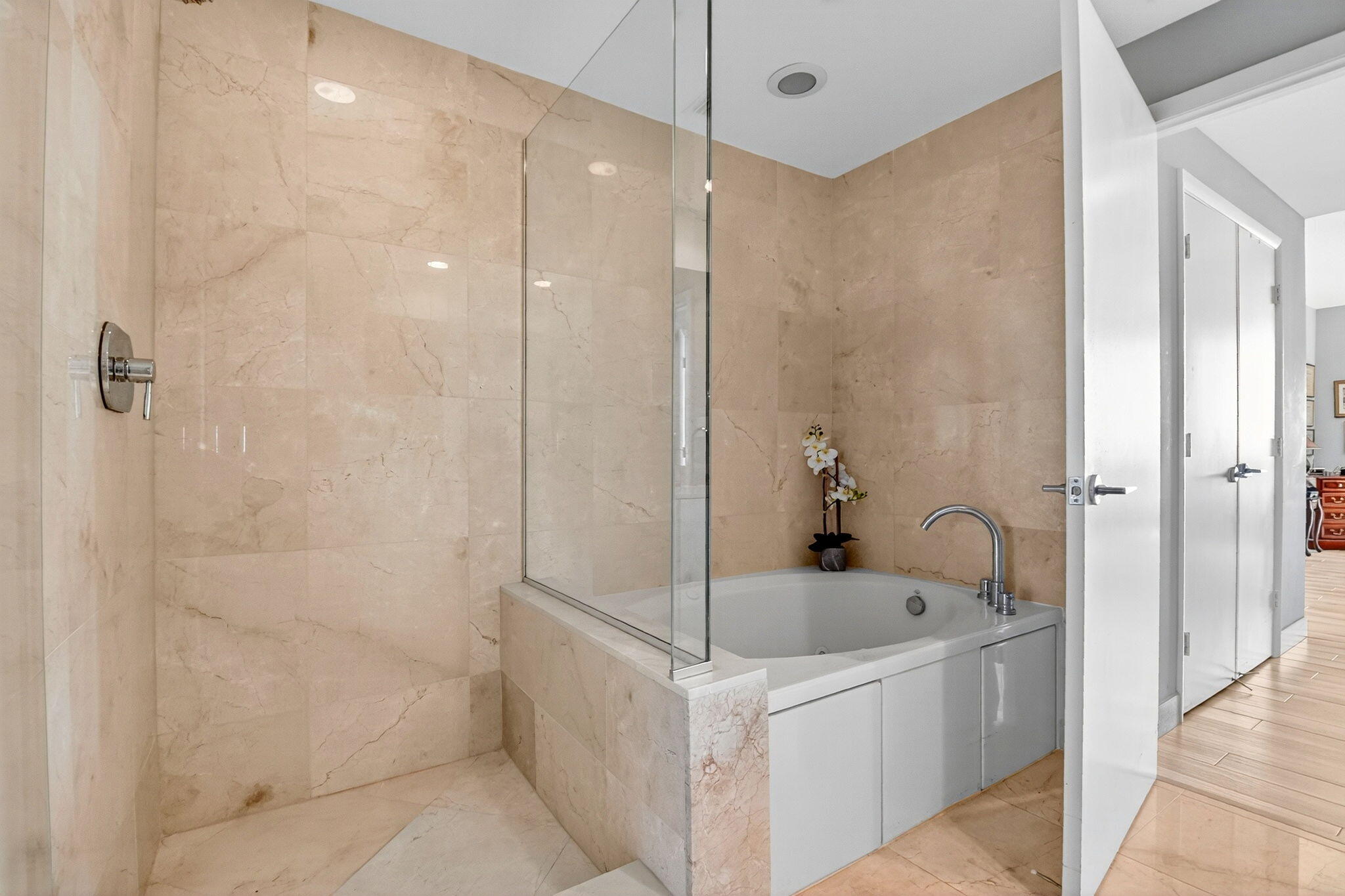 550 Okeechobee Boulevard, Unit 623 West Palm Beach, FL 33401 - Photo 28 of 121 29-web-or-mls-010_DSC_5889